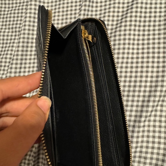 Louis Vuitton Wallet - Picture 3 of 14